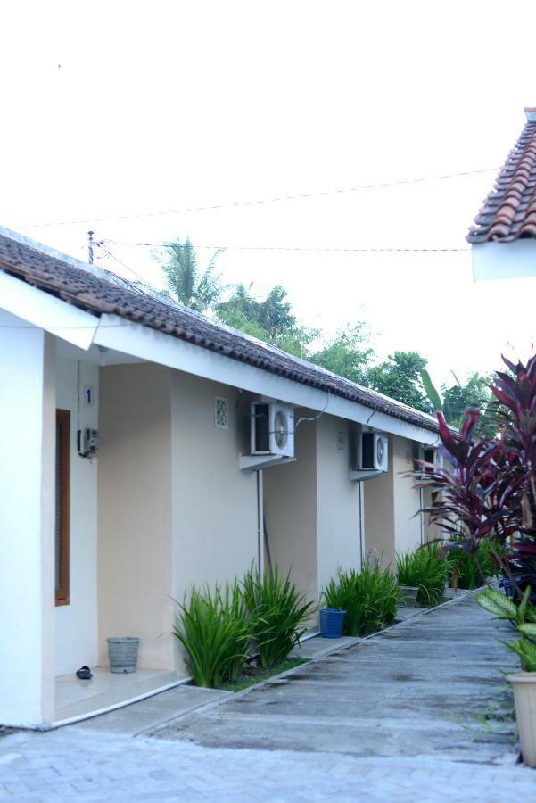Reddoorz Syariah Plus Near Banyuwangi Airport Exterior photo