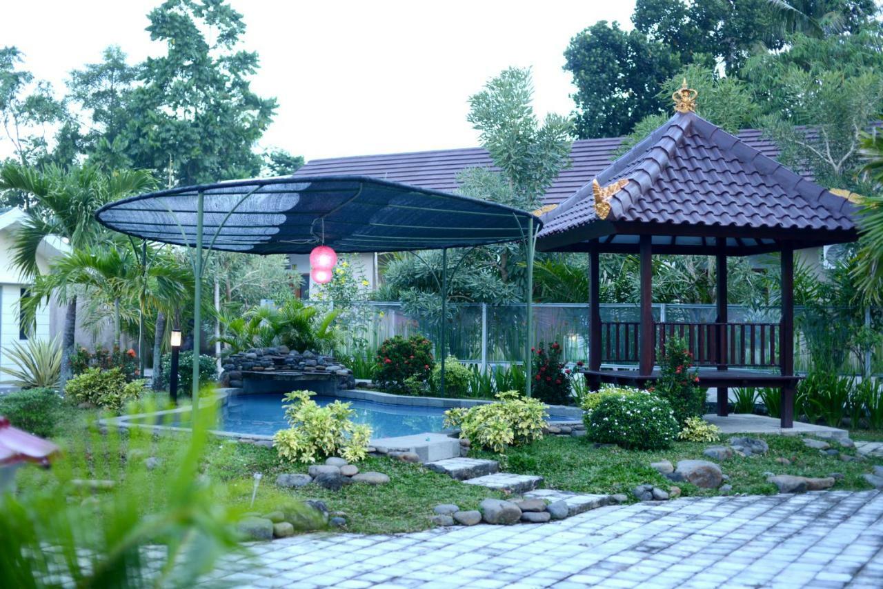 Reddoorz Syariah Plus Near Banyuwangi Airport Exterior photo