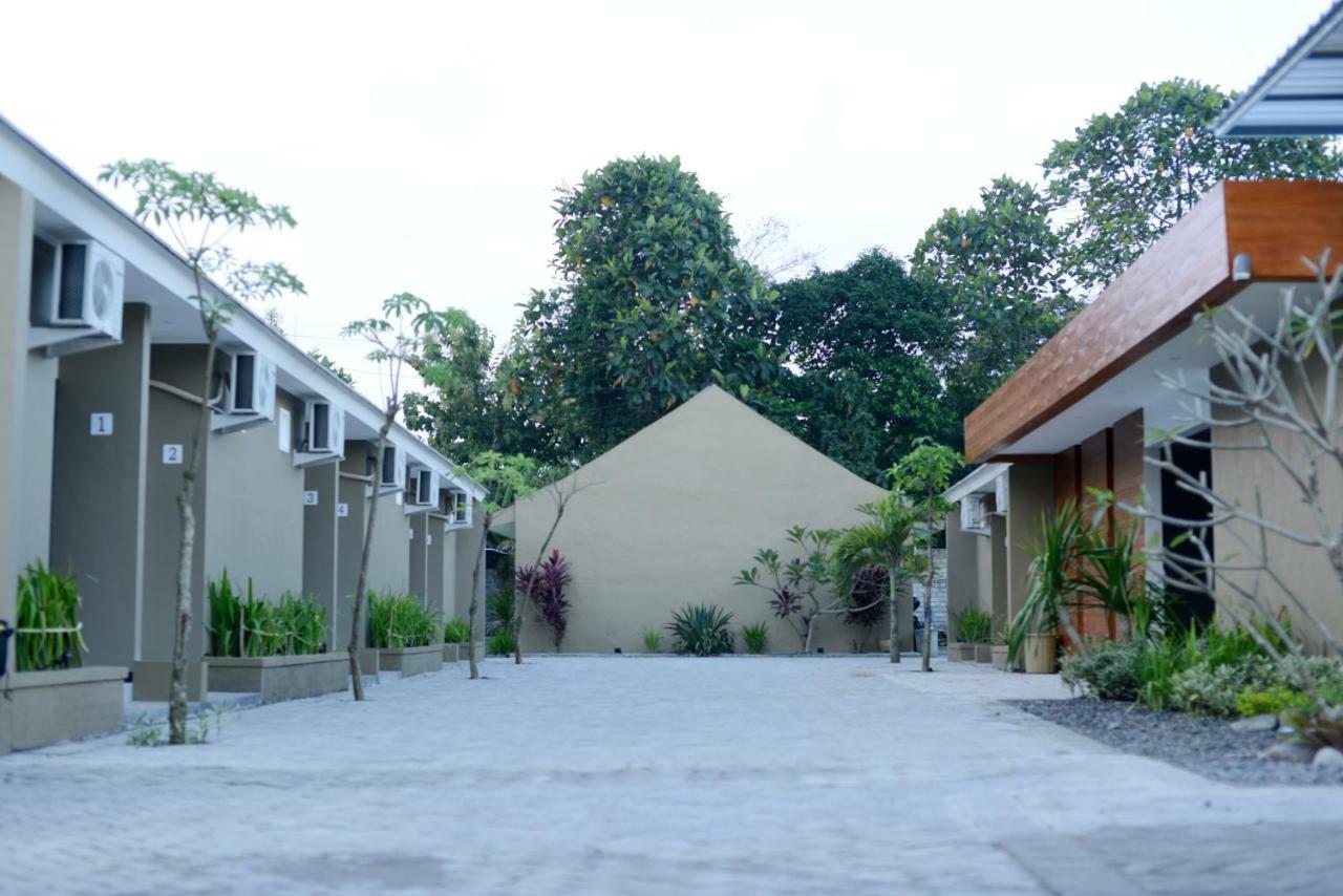 Reddoorz Syariah Plus Near Banyuwangi Airport Exterior photo