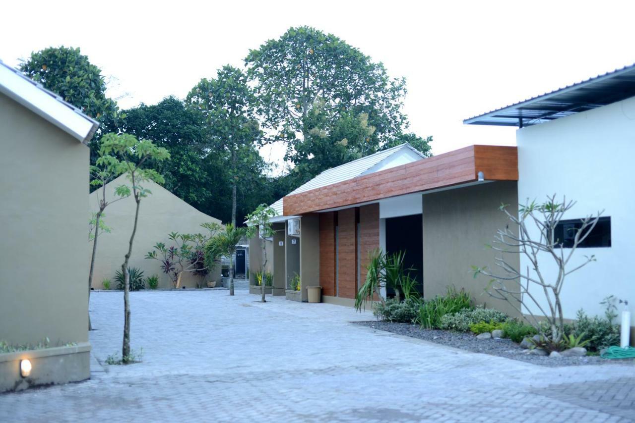 Reddoorz Syariah Plus Near Banyuwangi Airport Exterior photo