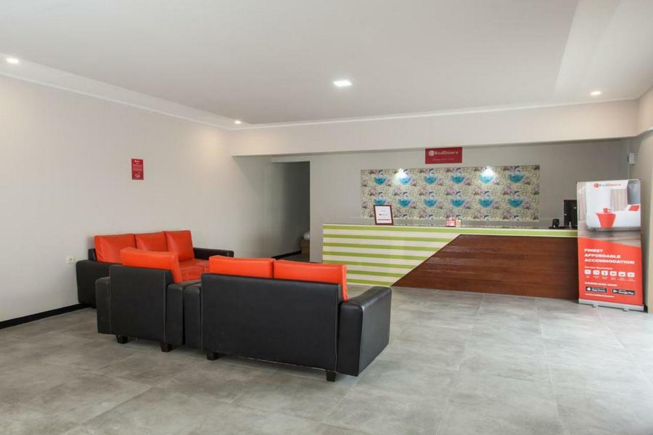 Reddoorz Syariah Plus Near Banyuwangi Airport Exterior photo
