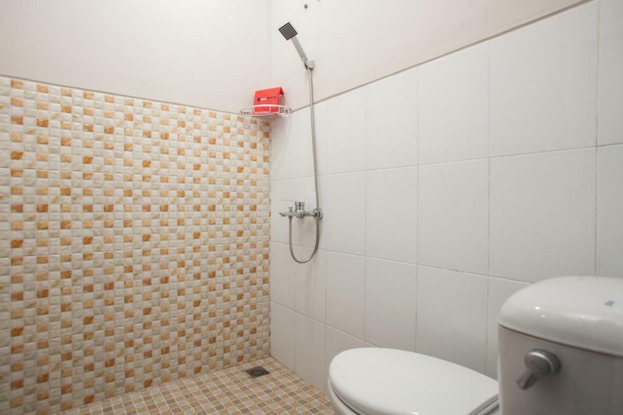 Reddoorz Syariah Plus Near Banyuwangi Airport Room photo