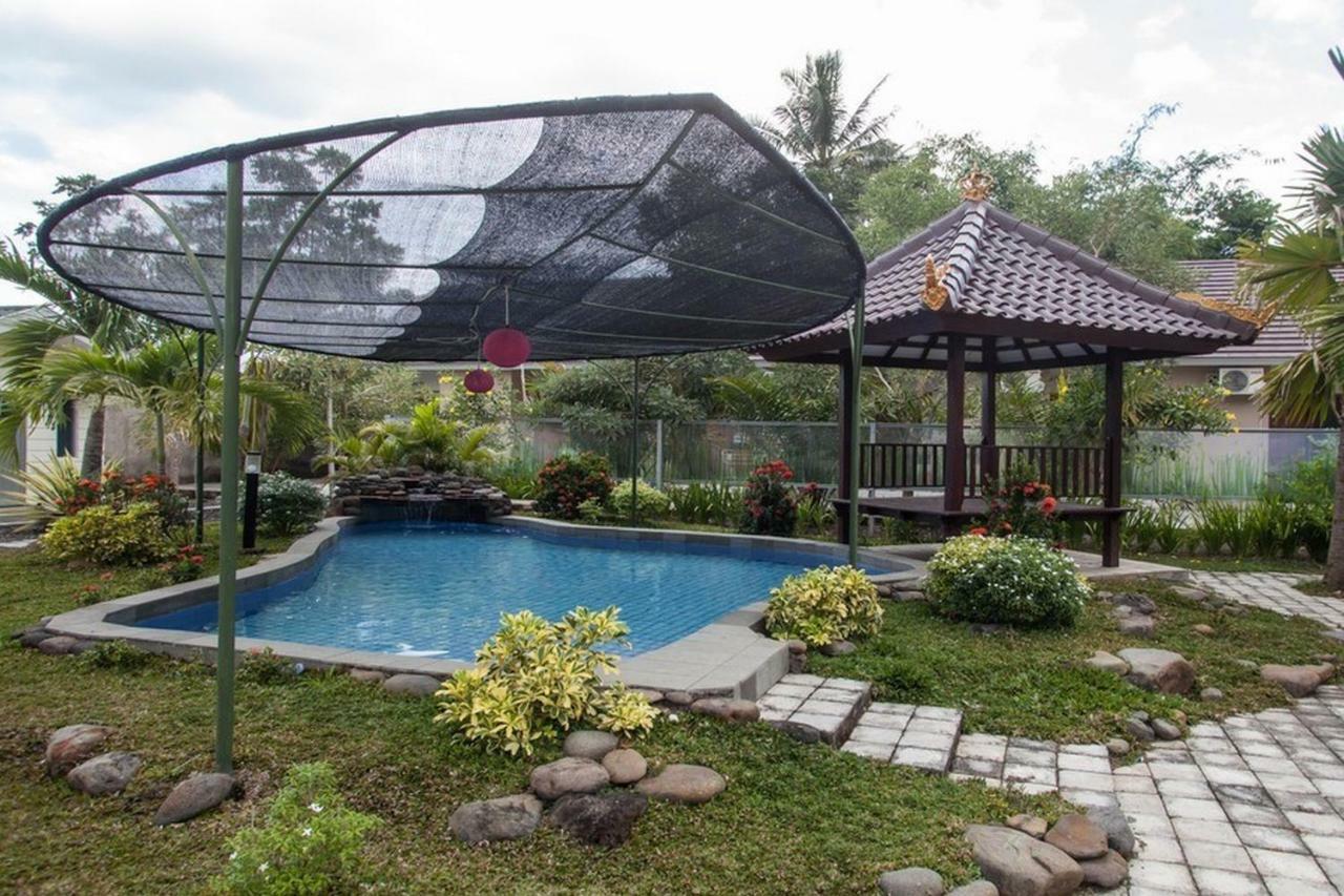 Reddoorz Syariah Plus Near Banyuwangi Airport Exterior photo