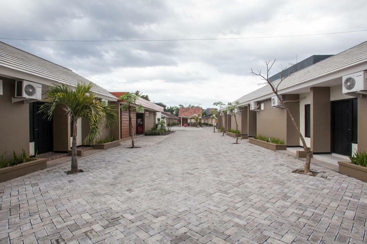 Reddoorz Syariah Plus Near Banyuwangi Airport Exterior photo